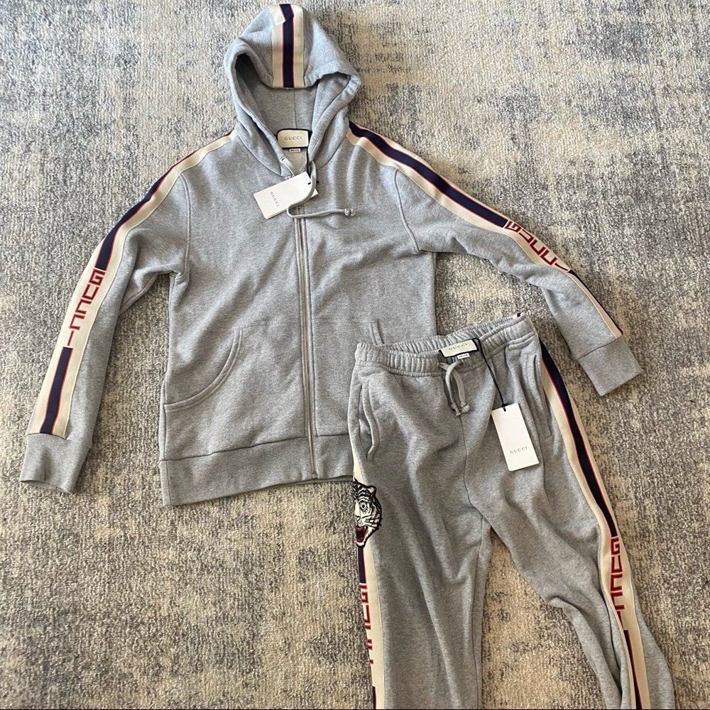 GUCCI sweatsuit with Gucci stripe